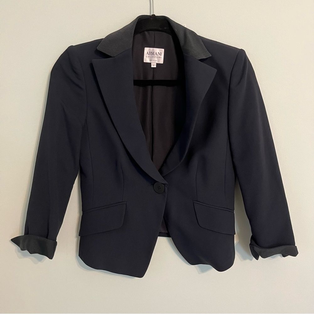 Armani Collezioni Vintage Blazer Single Button Women's Size 2. Stunning!